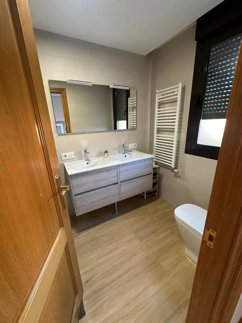 Baño de Casa adosada en venta en Nájera con Calefacción, Jardín privado y Parquet