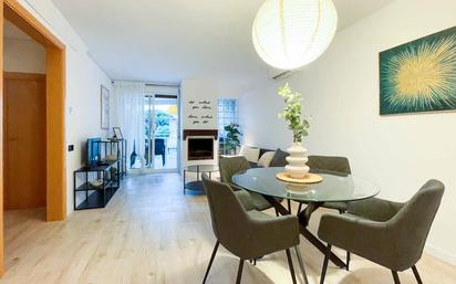 Sala d'estar de Pis en venda en Castelldefels amb Aire condicionat, Calefacció i Parquet