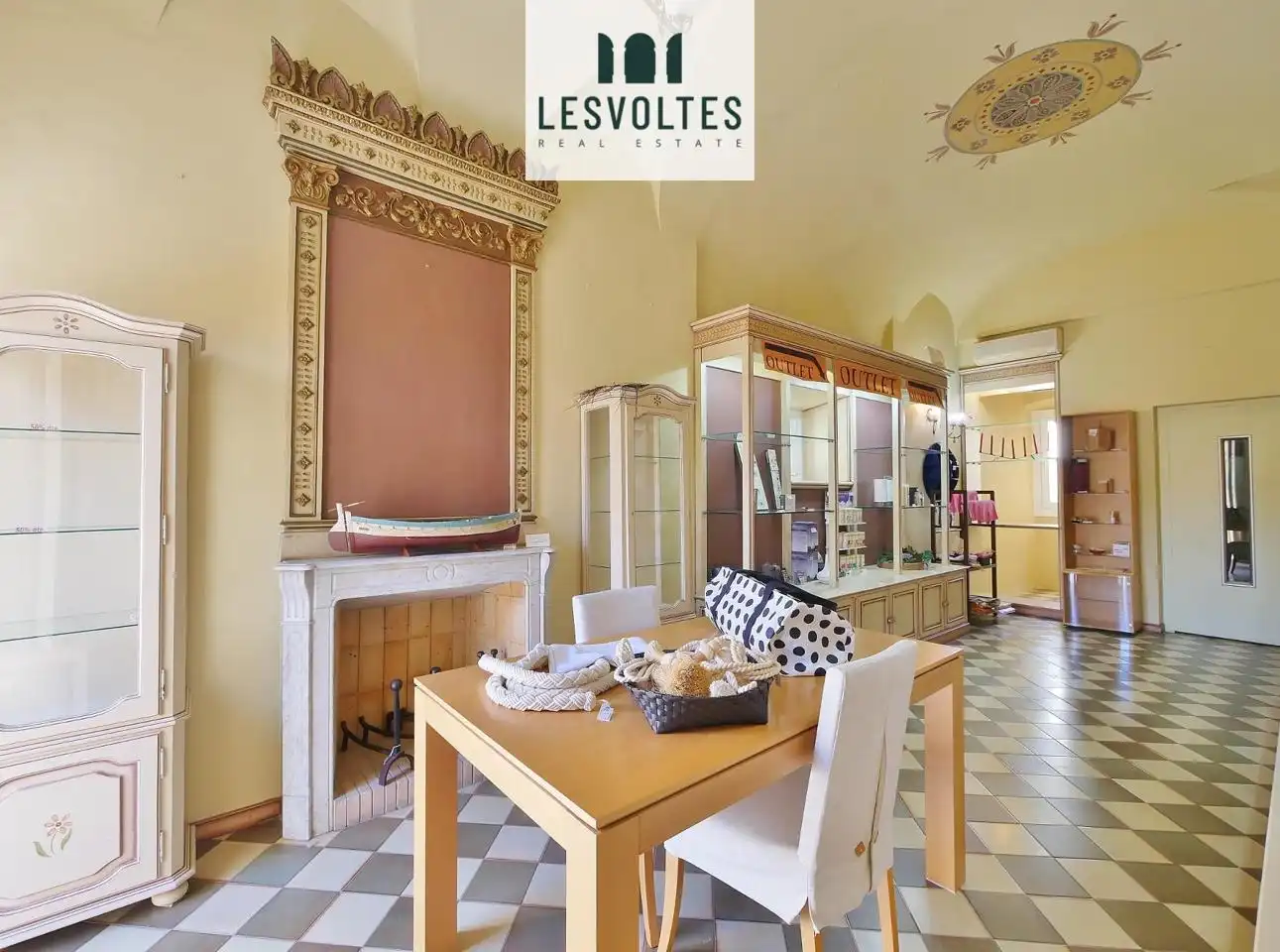 Business premises for sale in calle de Cavallers, imagen 2