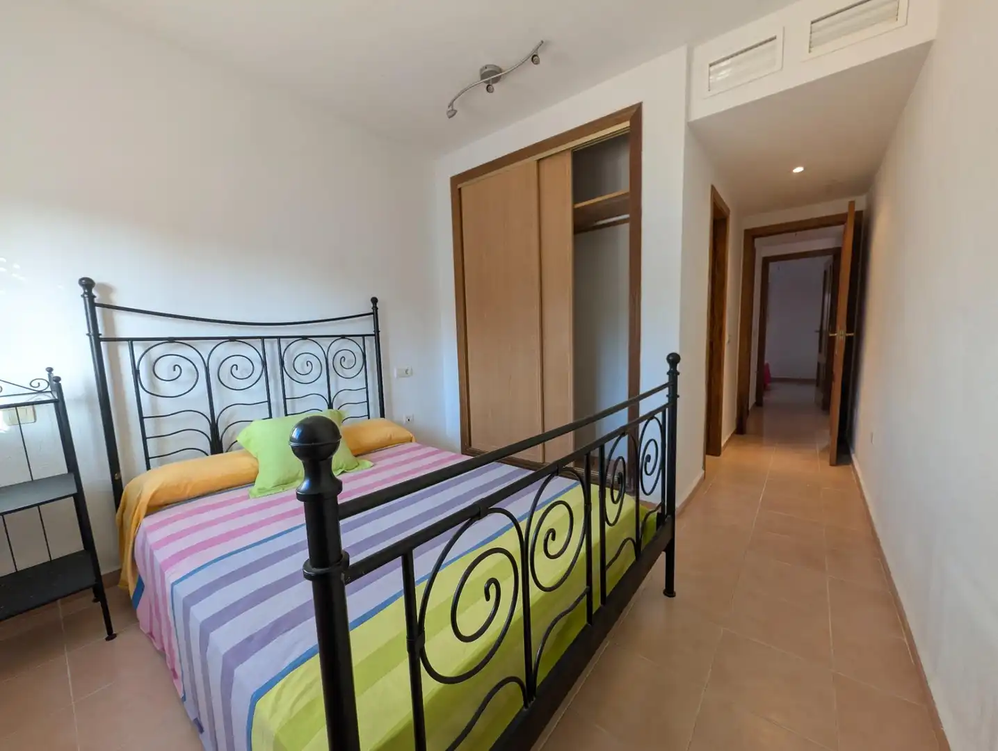 Dormitori de Casa adosada en venda en Mazarrón amb Aire condicionat, Jardí privat i Piscina comunitària