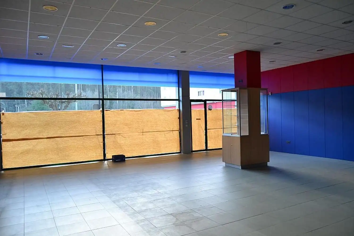 Local comercial en alquiler en Travesía de Arteixo 149A