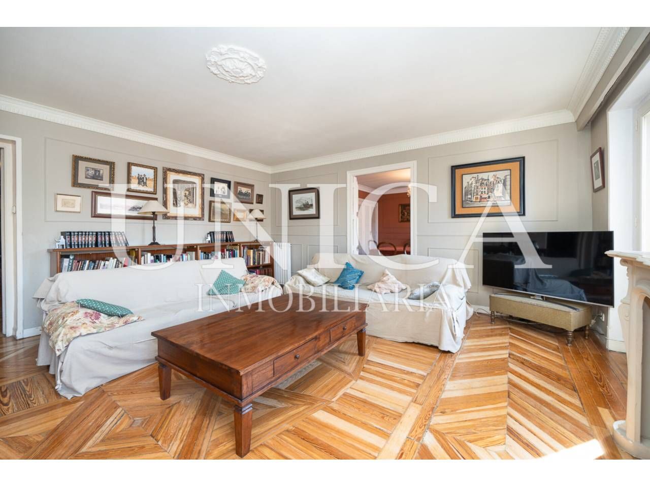 Sala d'estar de Pis en venda en  Madrid Capital amb Traster i Balcó