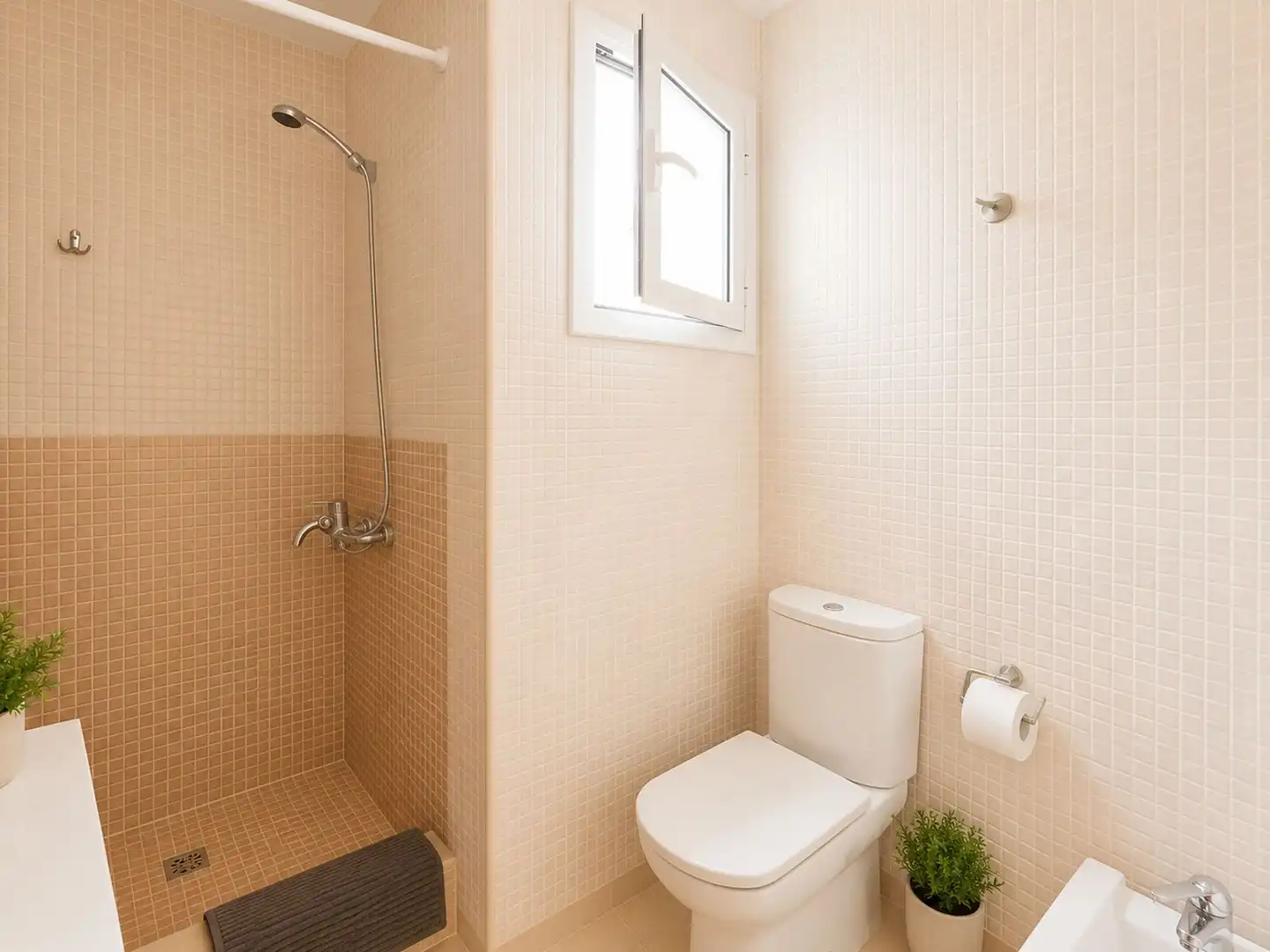 Baño de Casa o chalet en venta en Vilanova i la Geltrú con Aire acondicionado, Calefacción y Terraza