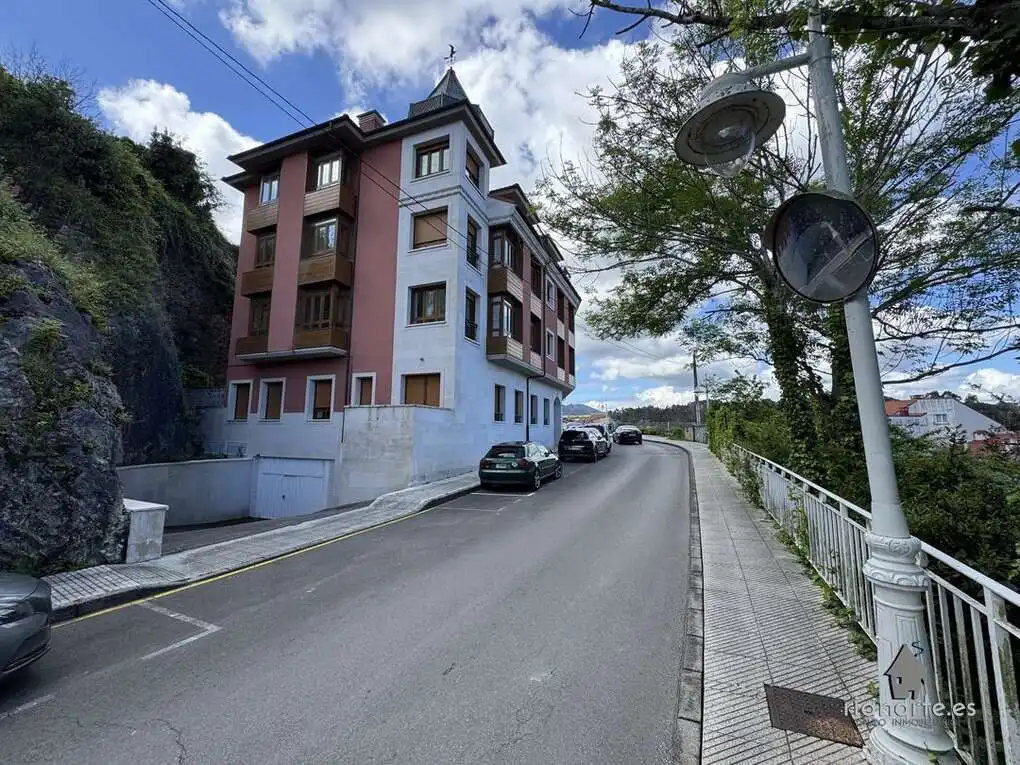 Vista exterior de Apartament en venda en Ribadesella amb Calefacció i Terrassa
