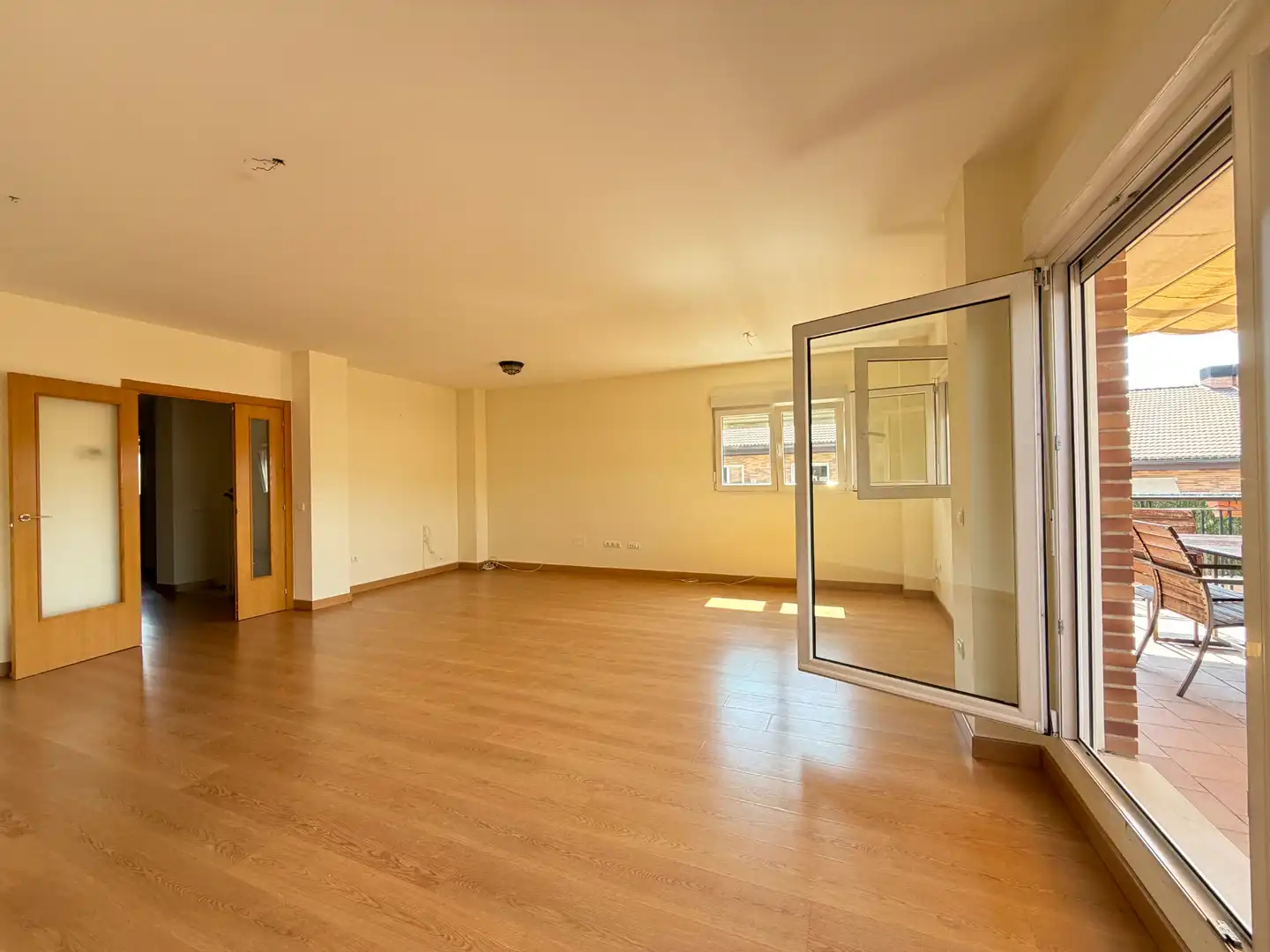 Sala de estar de Casa o chalet en venta en Colmenar Viejo con Calefacción, Jardín privado y Terraza