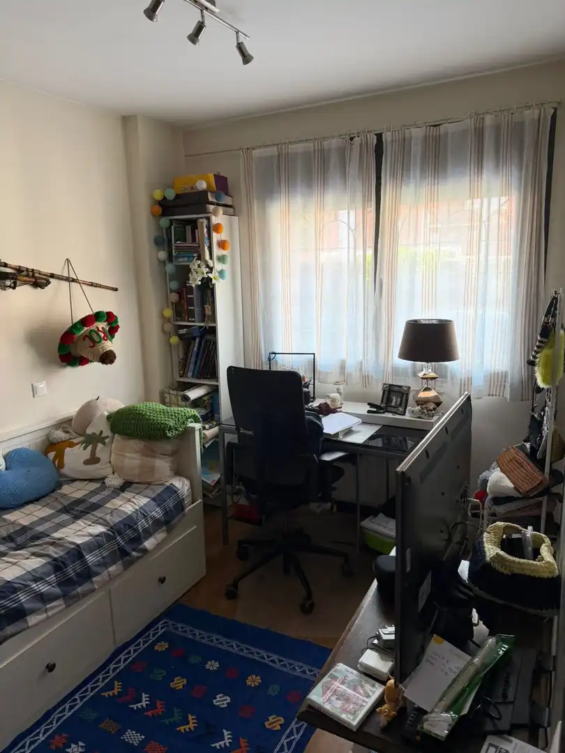Schlafzimmer von Haus oder Chalet zum Verkauf in Meco mit Klimaanlage, Heizung und Terrasse