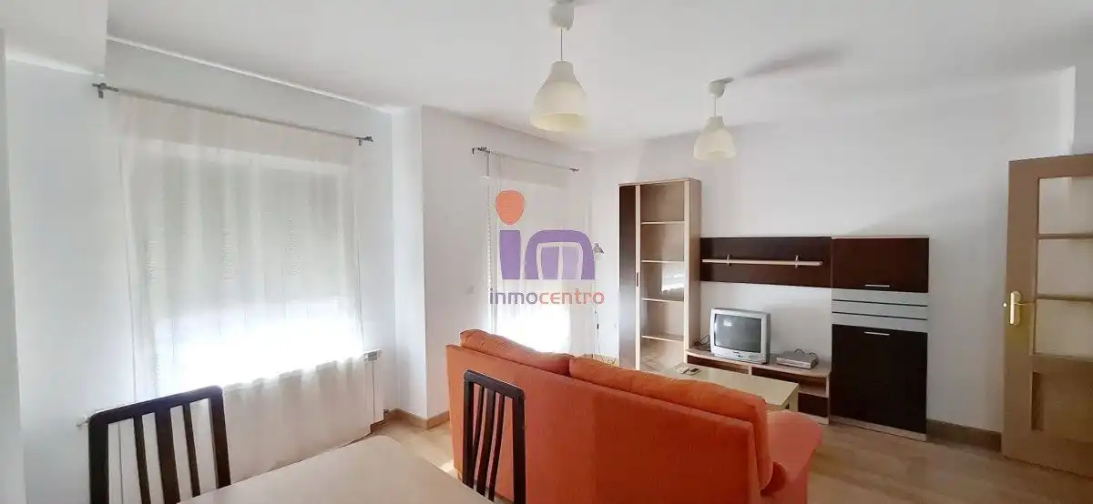Living room of Flat for sale in Valdepeñas  with Air Conditioner, Heating and Storage room