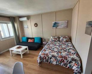 Dormitori de Estudi de lloguer en Torremolinos amb Aire condicionat, Terrassa i Piscina comunitària