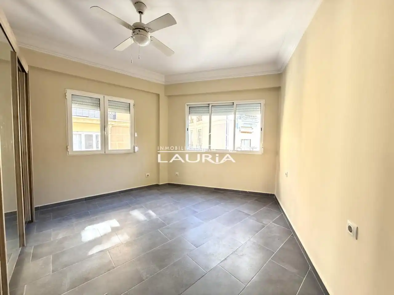 Bedroom of Flat for rent in Valencia  with Air Conditioner, Heating and Terrace