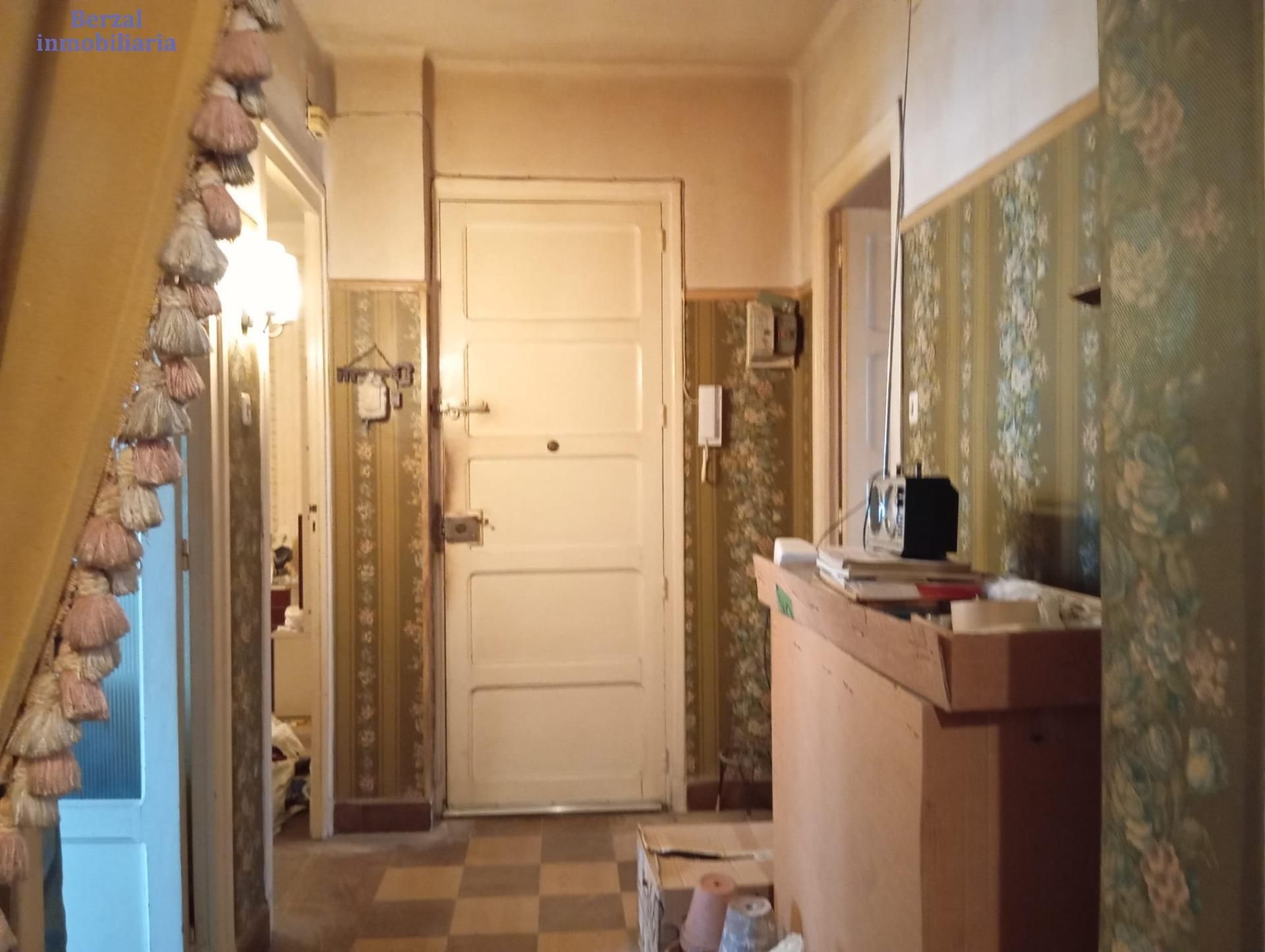 Flat for sale in Calle GENERAL VARA DEL REY, Jesuitas, Centro