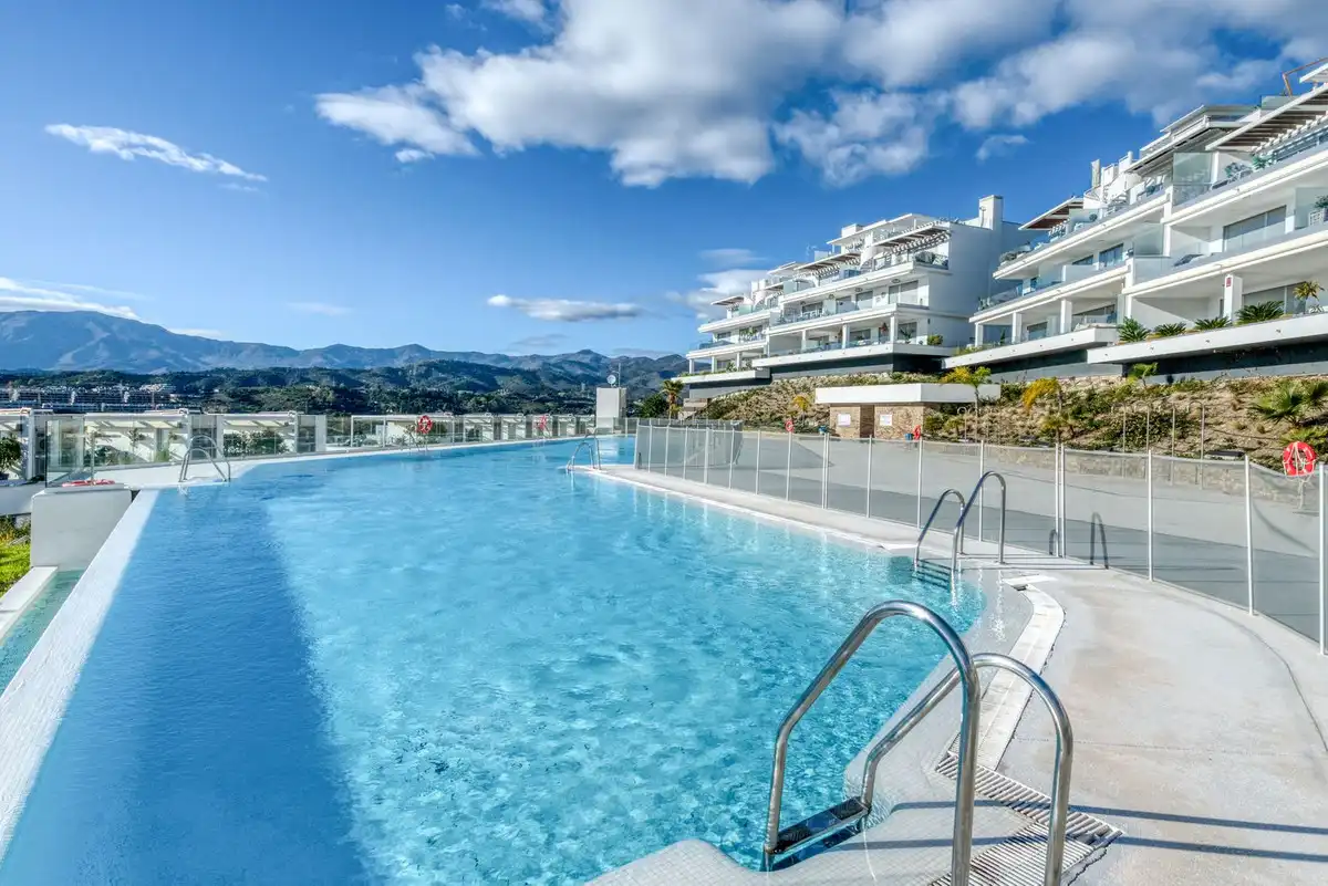 Swimming pool of Ground floor for sale in Estepona  with Air Conditioner, Terrace and Storage room