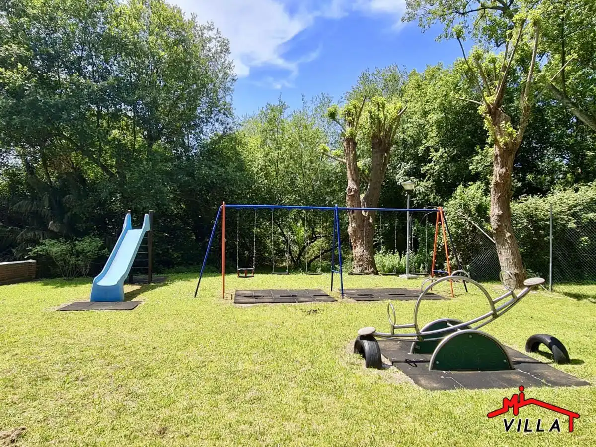 Jardí de Pis en venda en Laredo amb Calefacció, Parquet i Terrassa