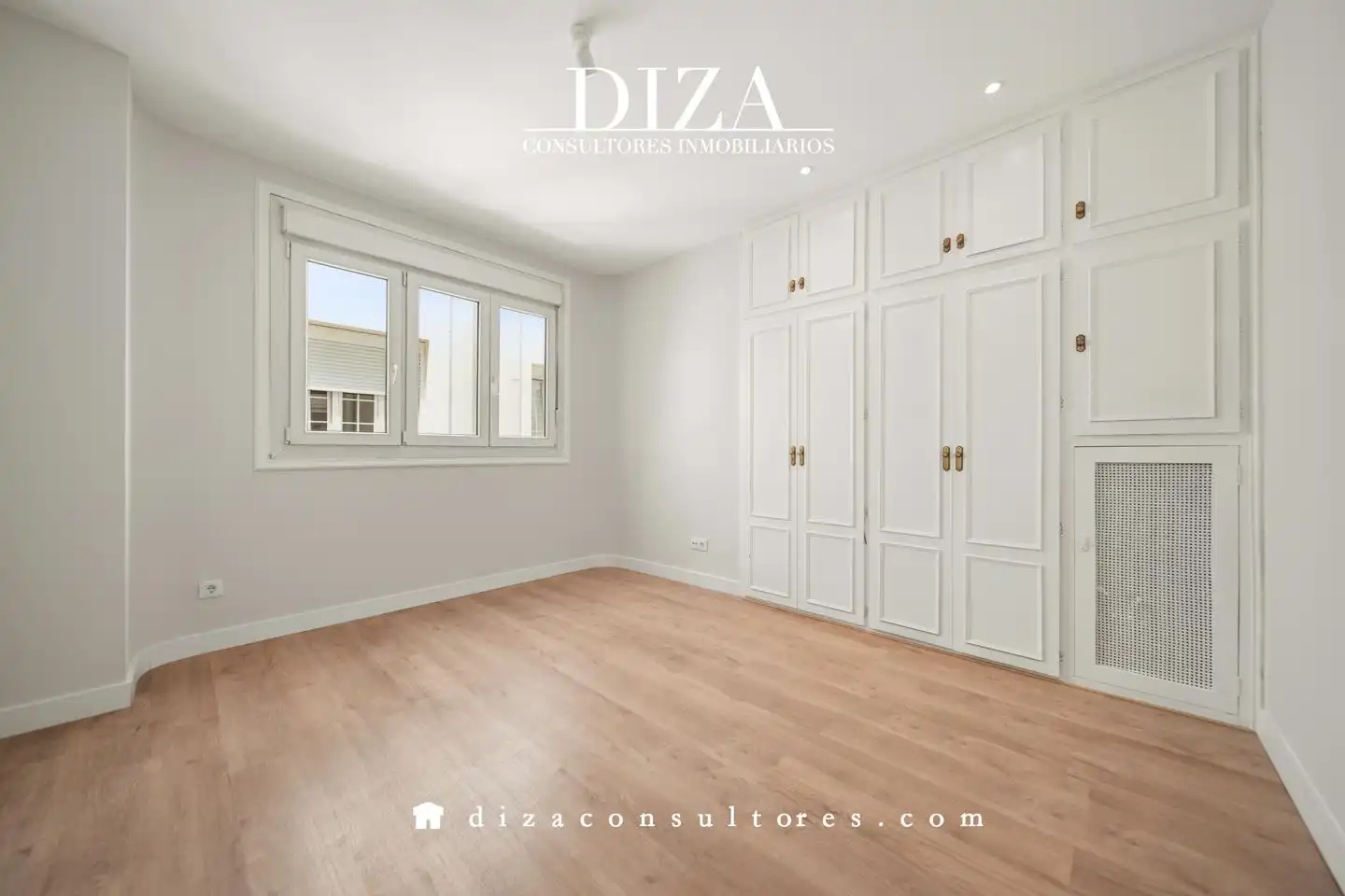 Bedroom of Flat for rent in Madrid  with Air Conditioner and Heating