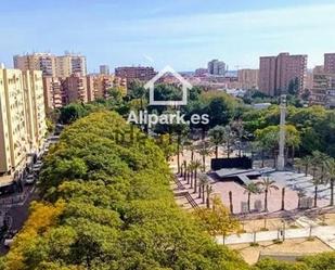 Vista exterior de Àtic en venda en Alicante / Alacant amb Terrassa, Moblat i Balcó