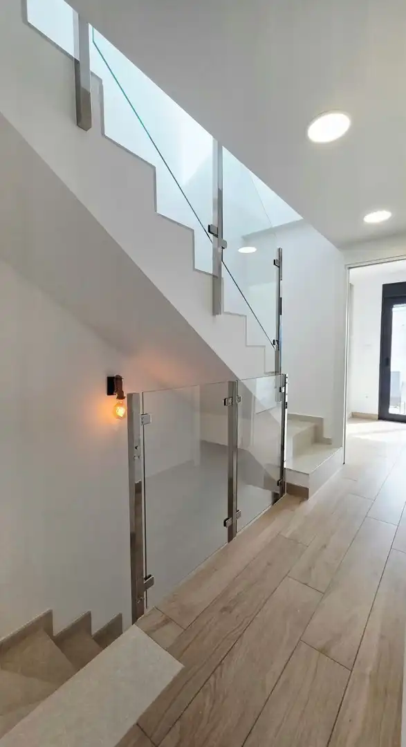 Haus oder Chalet zum Verkauf in Finestrat mit Klimaanlage, Privatgarten und Terrasse