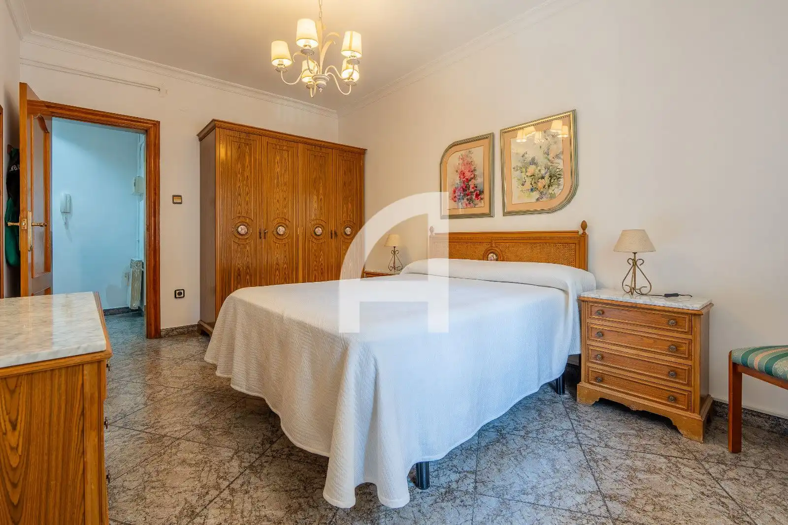Habitación de Piso en venta en Sant Joan Despí con Calefacción y Terraza