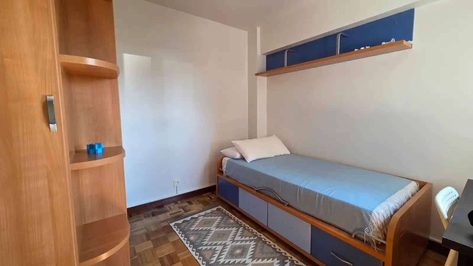 Schlafzimmer von Wohnung zur Miete in Santander mit Heizung, Parkett und Terrasse