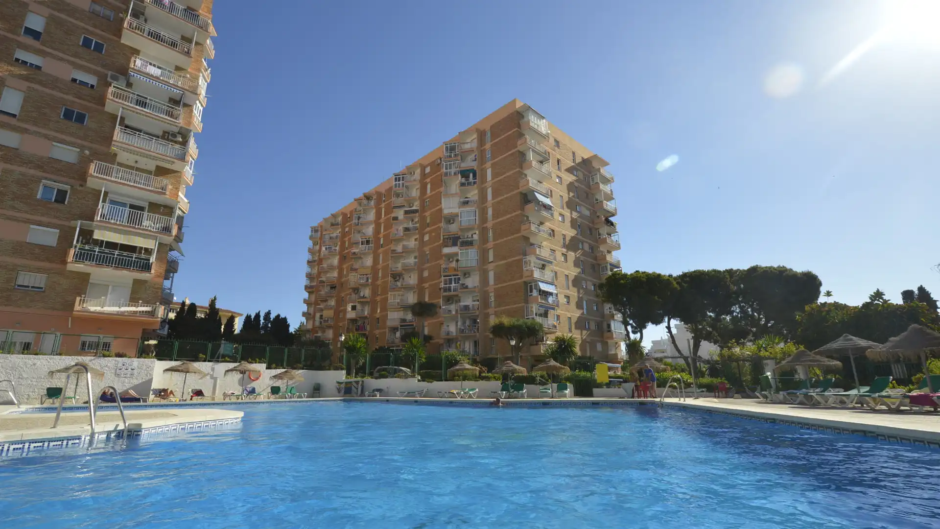 Piscina de Estudio en venta en Benalmádena con Aire acondicionado, Terraza y Amueblado