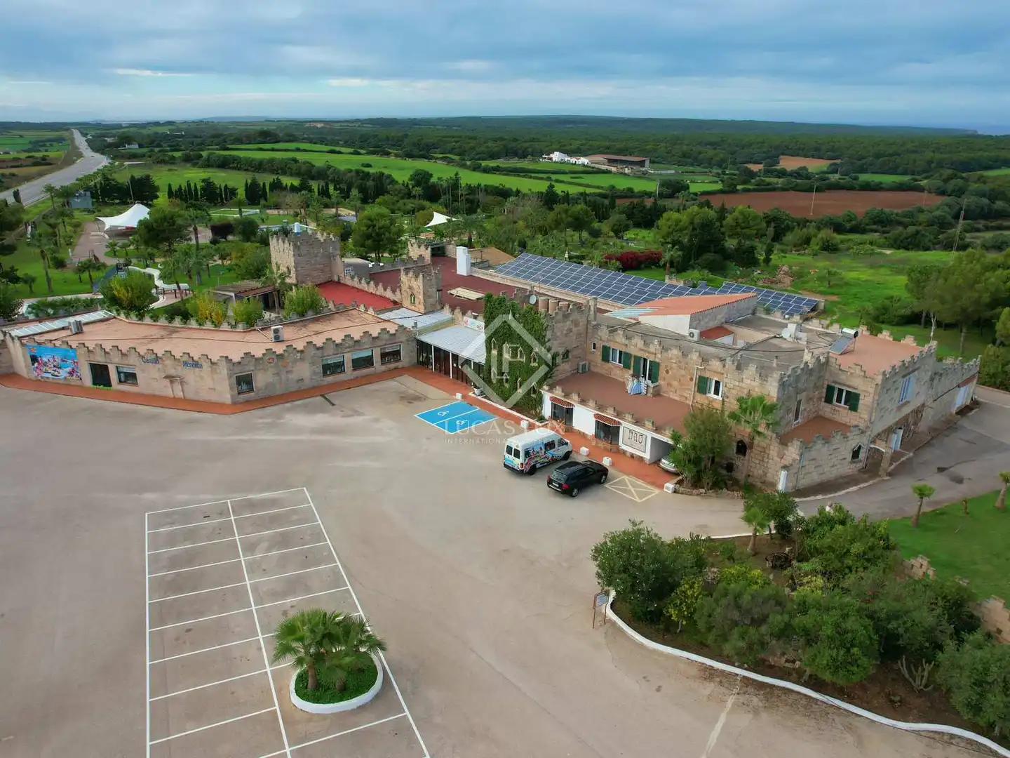 Maison rustique avec piscine à vendre à Ferreries poble