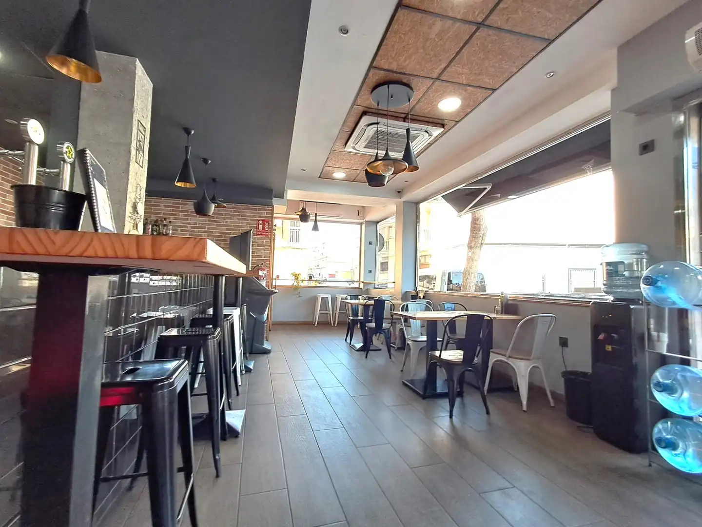 Business premises for transfer in Ciudad Jardín - Tagarete - El Zapillo