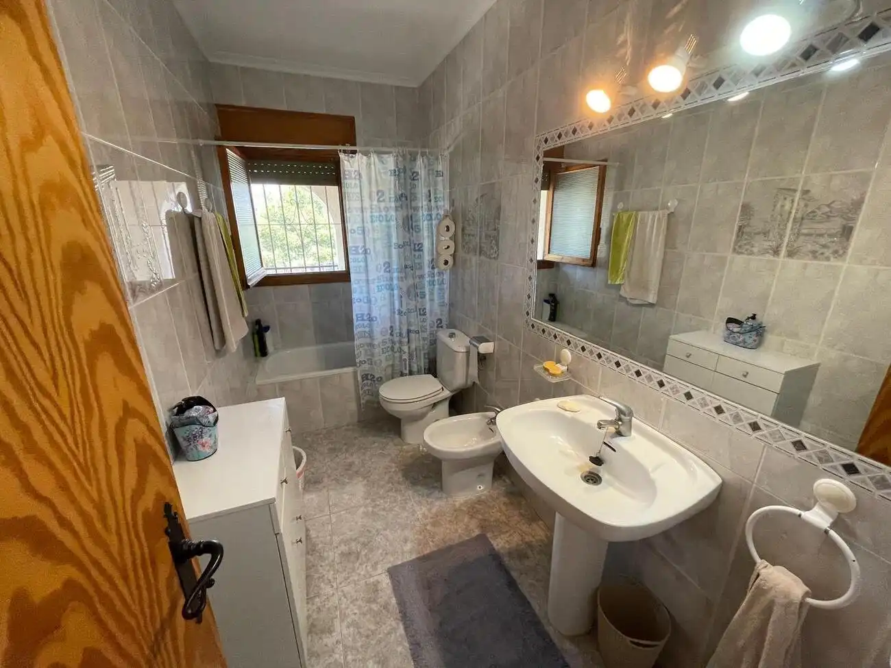 Bany de Casa o xalet en venda en Alicante / Alacant amb Aire condicionat, Jardí privat i Terrassa