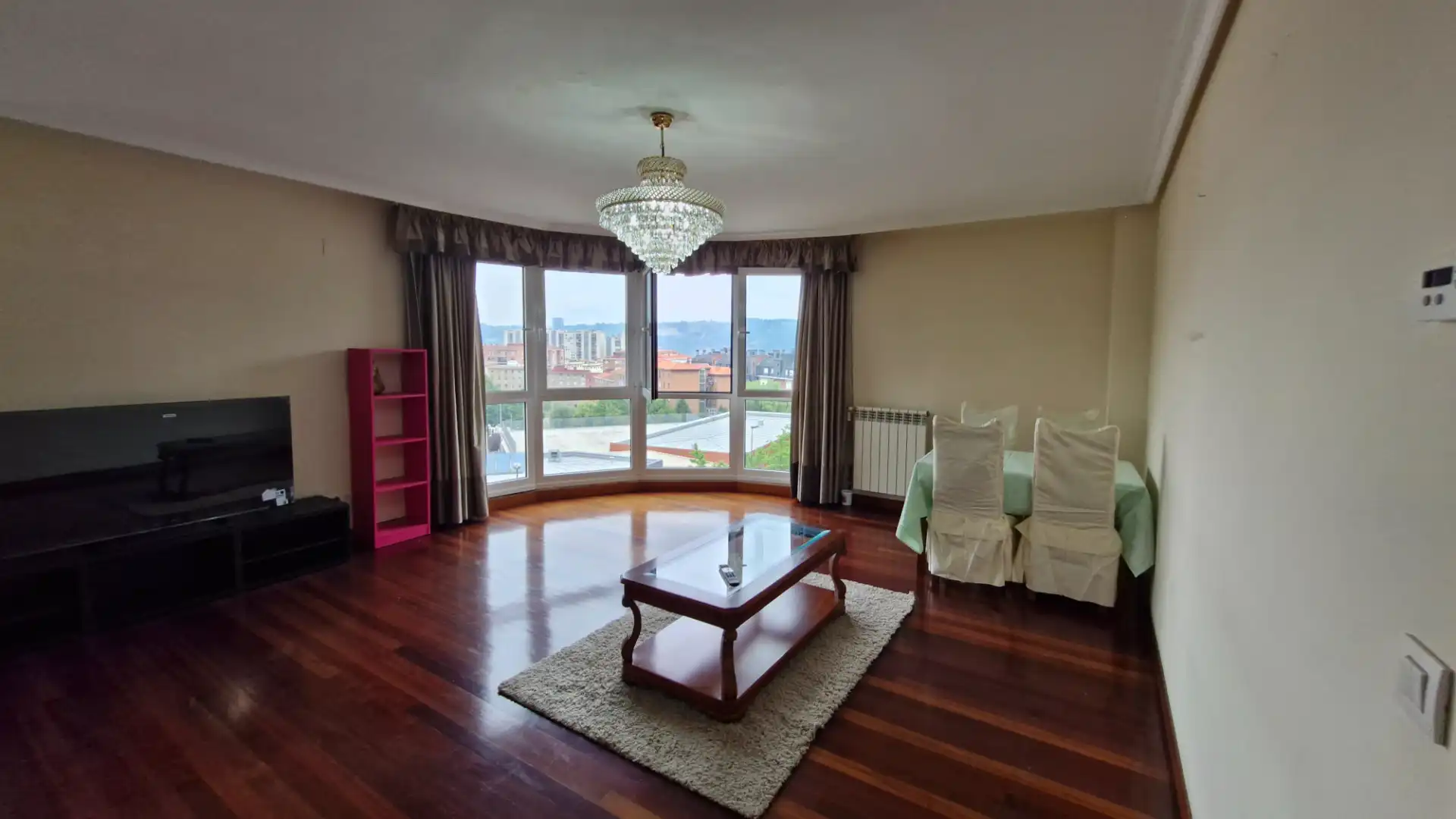 Flat with terrace to rent in Ibaiondo