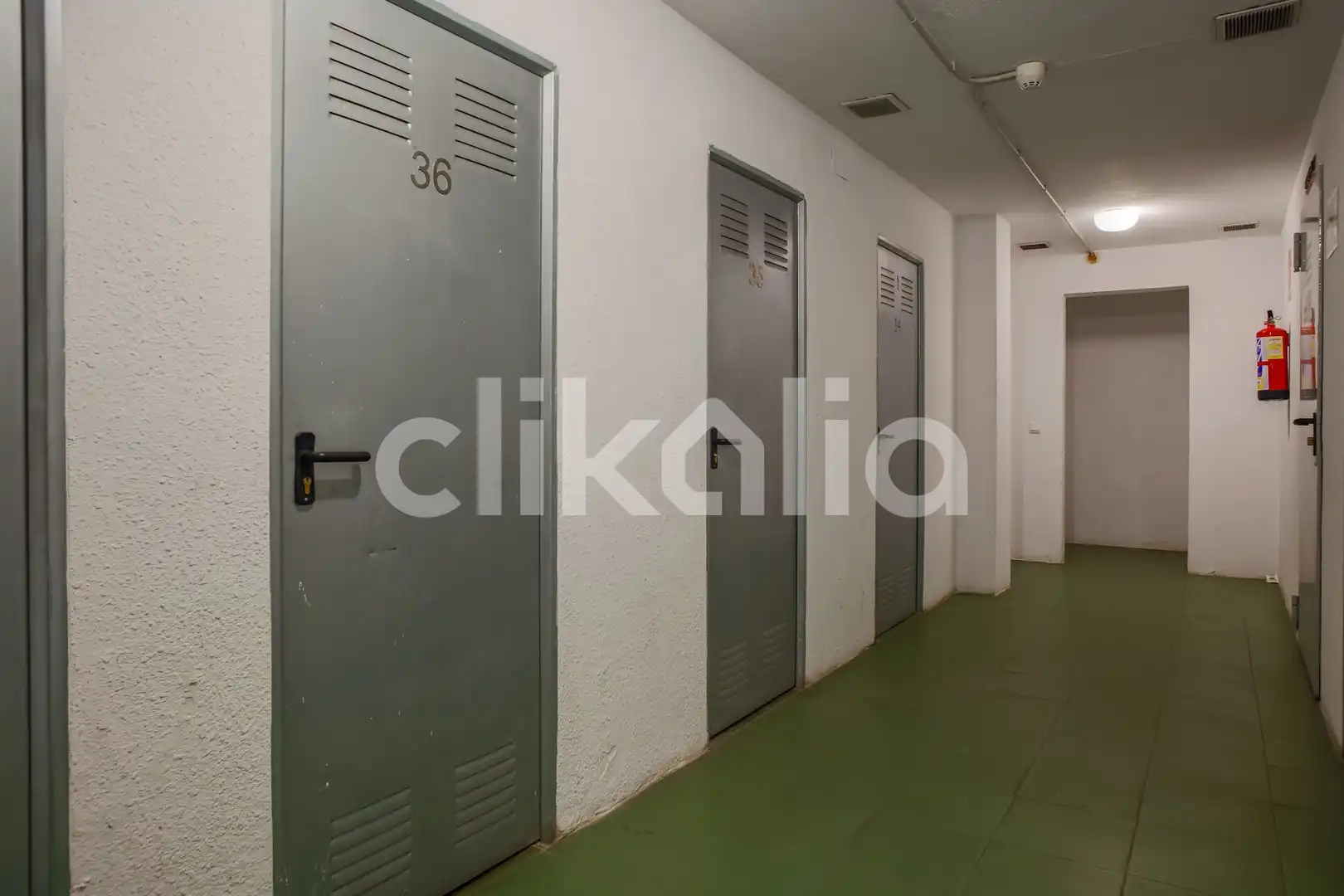 Piso en venta en Madrid con Calefacción, Trastero y Piscina