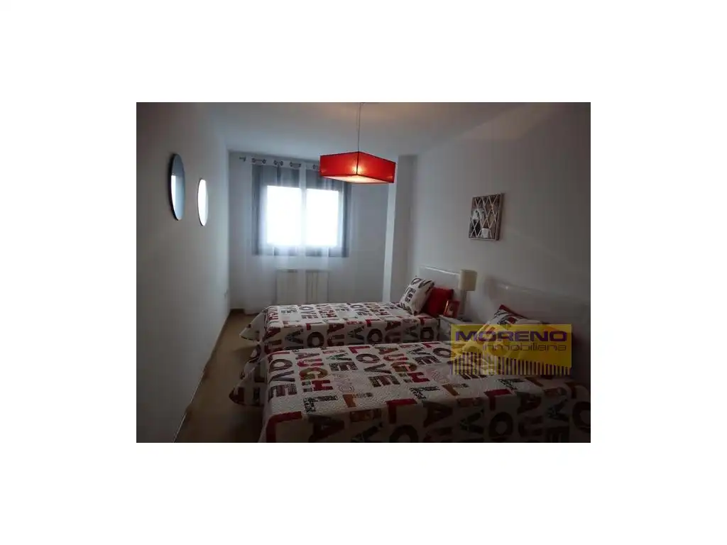 Schlafzimmer von Wohnung zum Verkauf in Sarria mit Fernseher