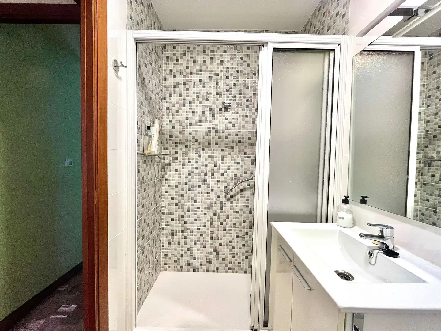 Badezimmer von Wohnung zum Verkauf in Oleiros mit Heizung