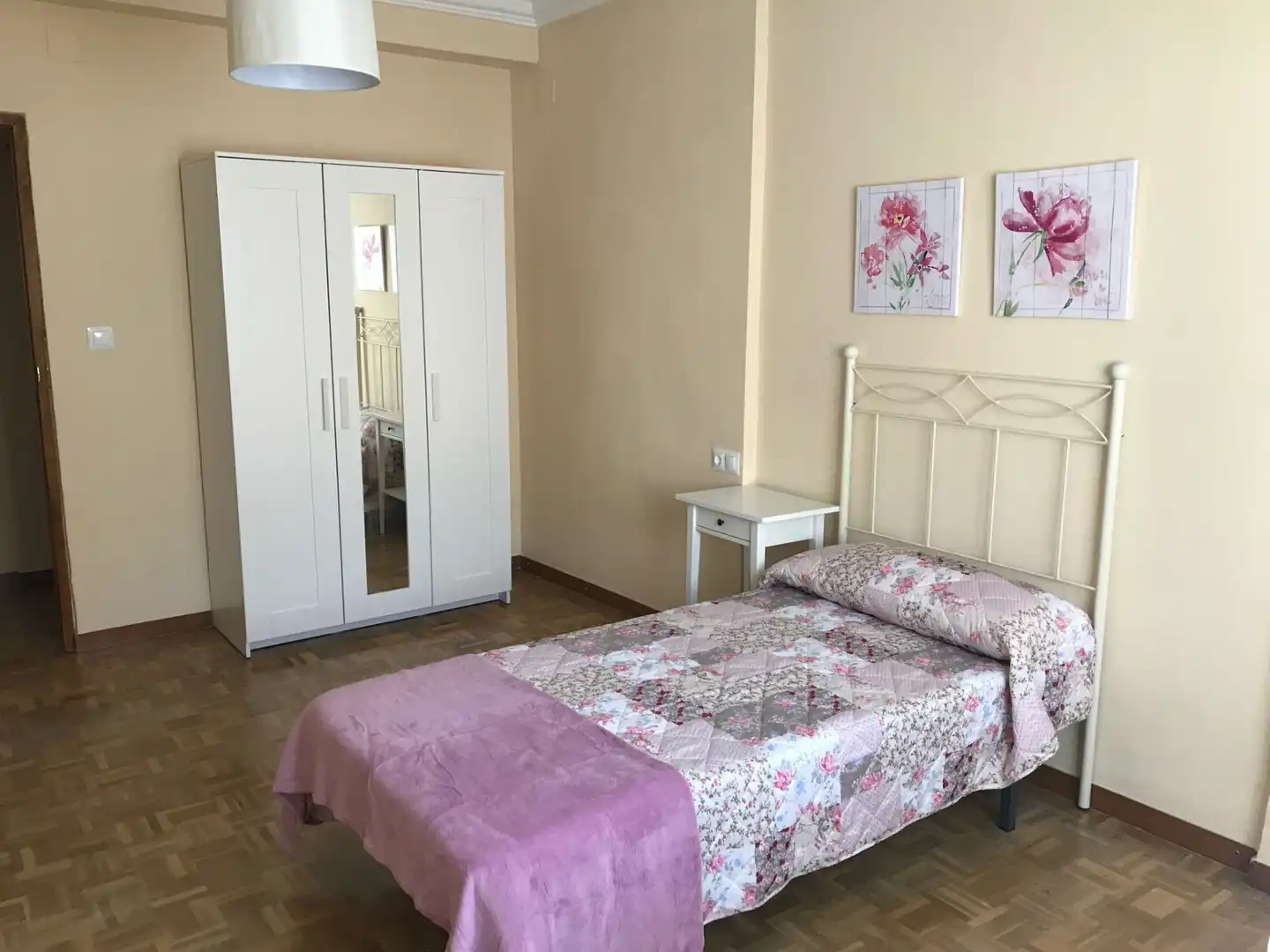 Bedroom of Flat for rent in Granada  with Terrace, Furnished and Microwave