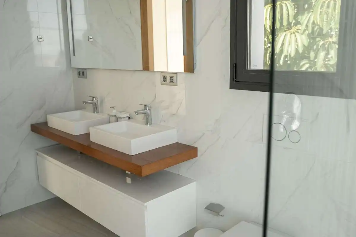 Baño de Casa o chalet en venta en Benidorm con Jardín privado, Terraza y Trastero