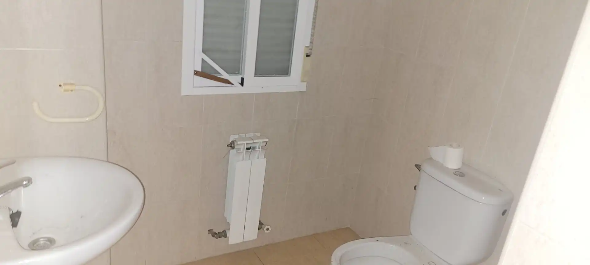 Baño de Casa adosada en venta en Chapinería, Madrid