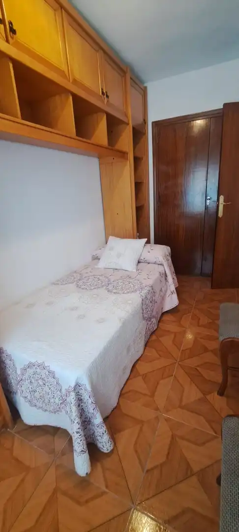 Piso de alquiler en DEAN CASTOR ROBLEDO, 8, Sur