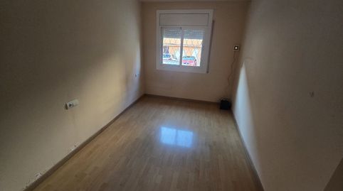 Foto 2 de Pis en venda a C/ Sagunt, Zona Nord, Rubí