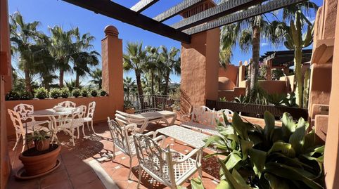 Foto 2 de Apartamento de alquiler en Urbanización la Alzambra, 3, La Dama de Noche - La Alzambra, Marbella