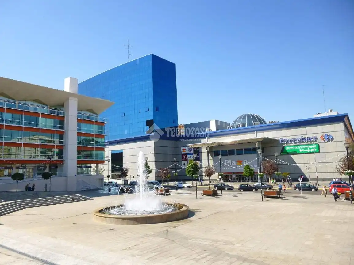 Vista exterior de Pis en venda en Fuenlabrada amb Calefacció i Internet