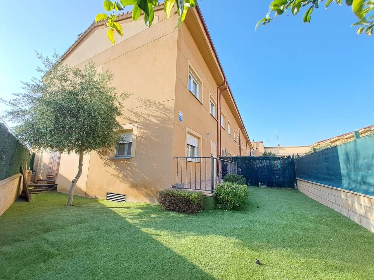 Exterior view of Single-family semi-detached for sale in Villagonzalo Pedernales  with Heating, Private garden and Terrace