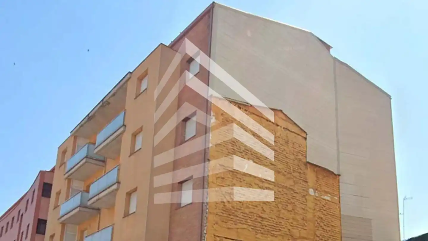 Außenansicht von Gebäude zum Verkauf in Manresa