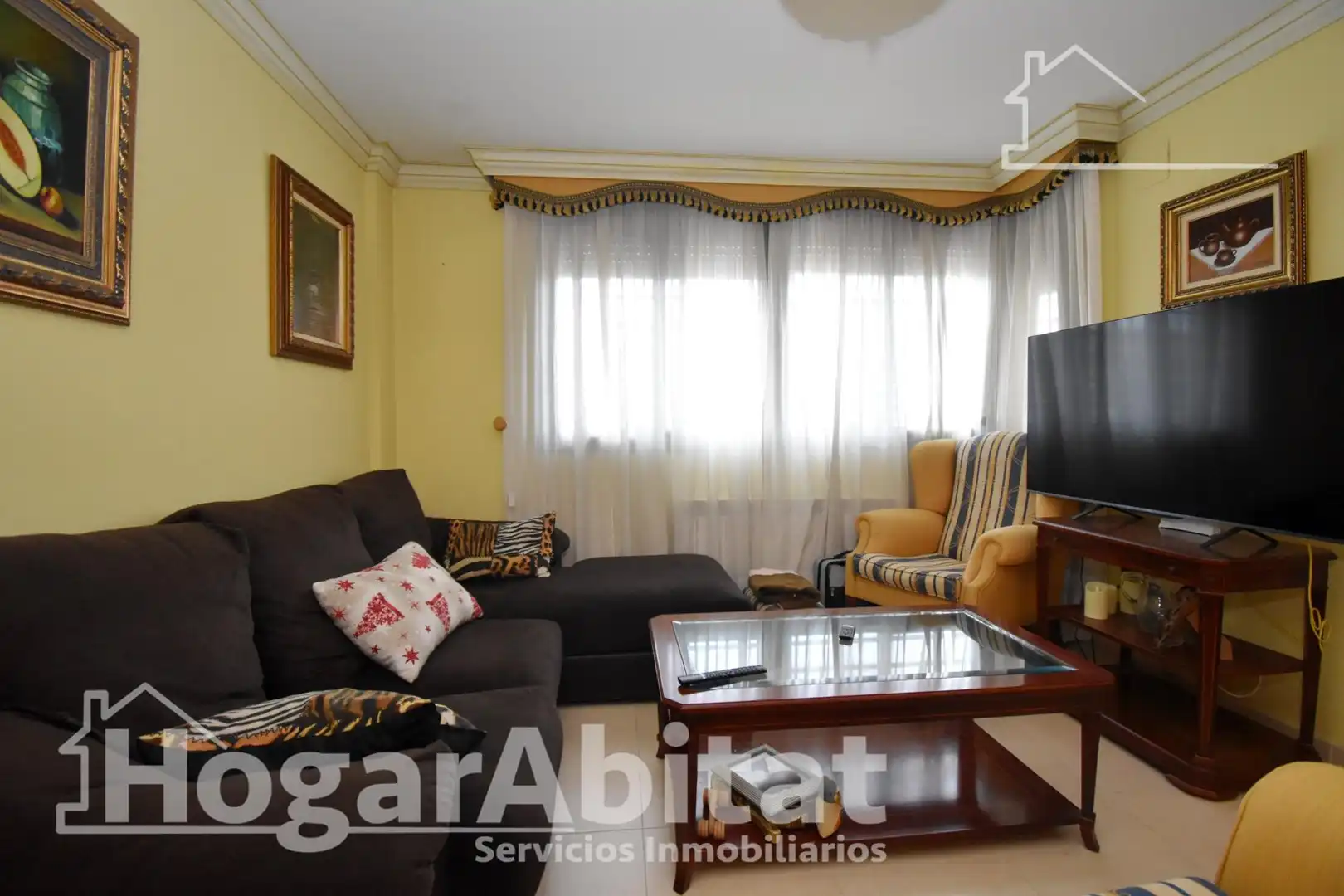 Sala de estar de Casa adosada en venta en Almazora / Almassora con Aire acondicionado, Calefacción y Terraza