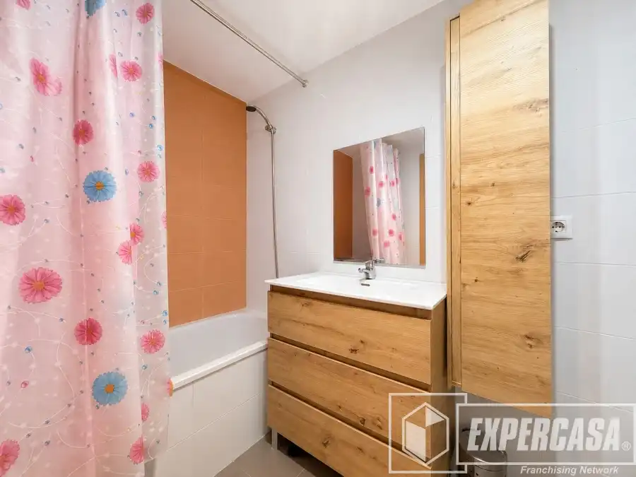 Baño de Piso en venta en Llíria con Terraza y Trastero