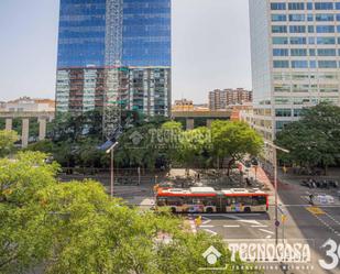 Exterior view of Flat for sale in  Barcelona Capital  with Heating, Terrace and Balcony