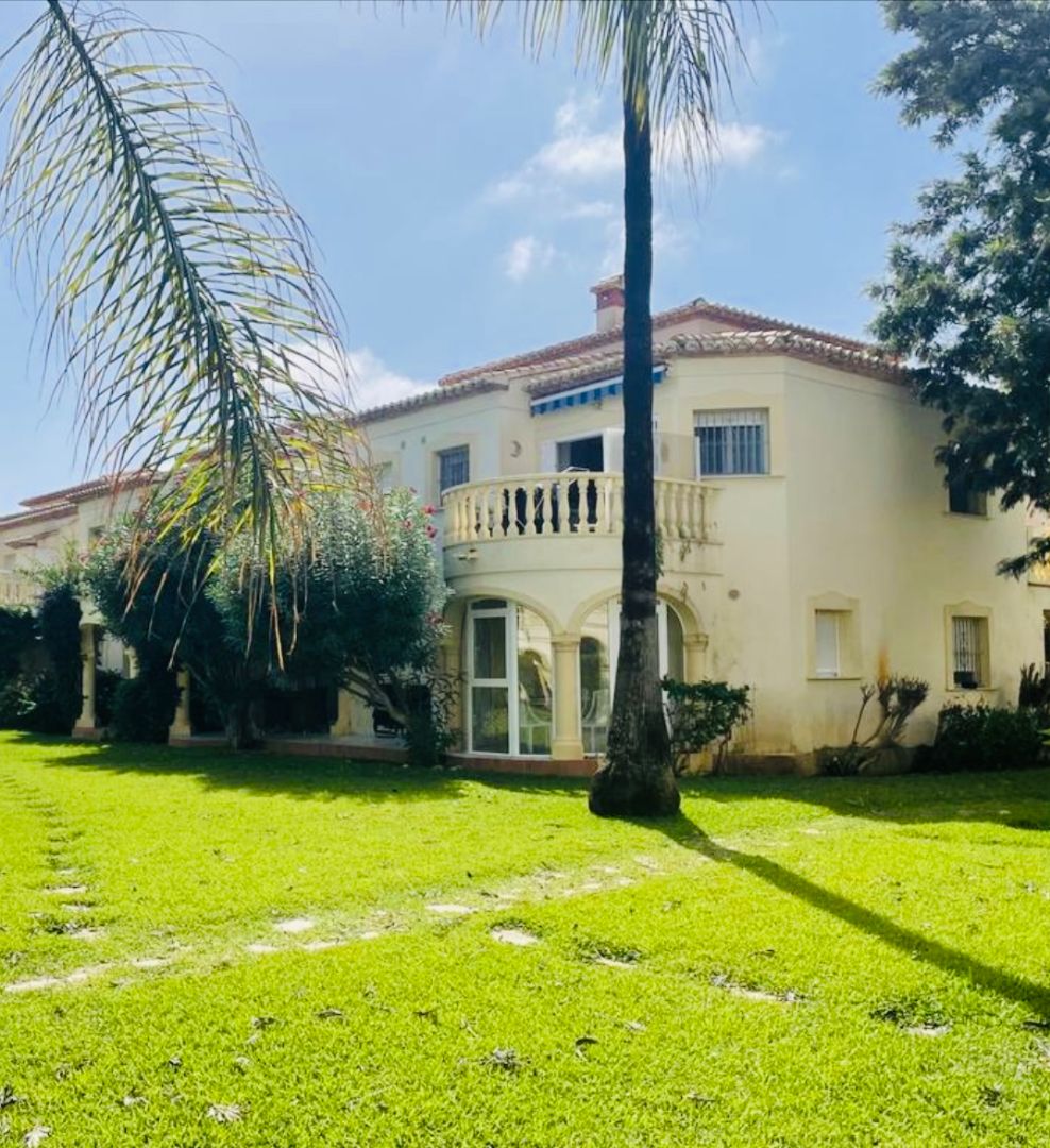 Vista exterior de Planta baixa en venda en Dénia amb Aire condicionat, Calefacció i Jardí privat