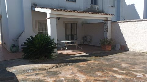 Foto 3 de Casa adosada en venta en Calle Sierra de Baza, 85, Bollullos de la Mitación, Sevilla
