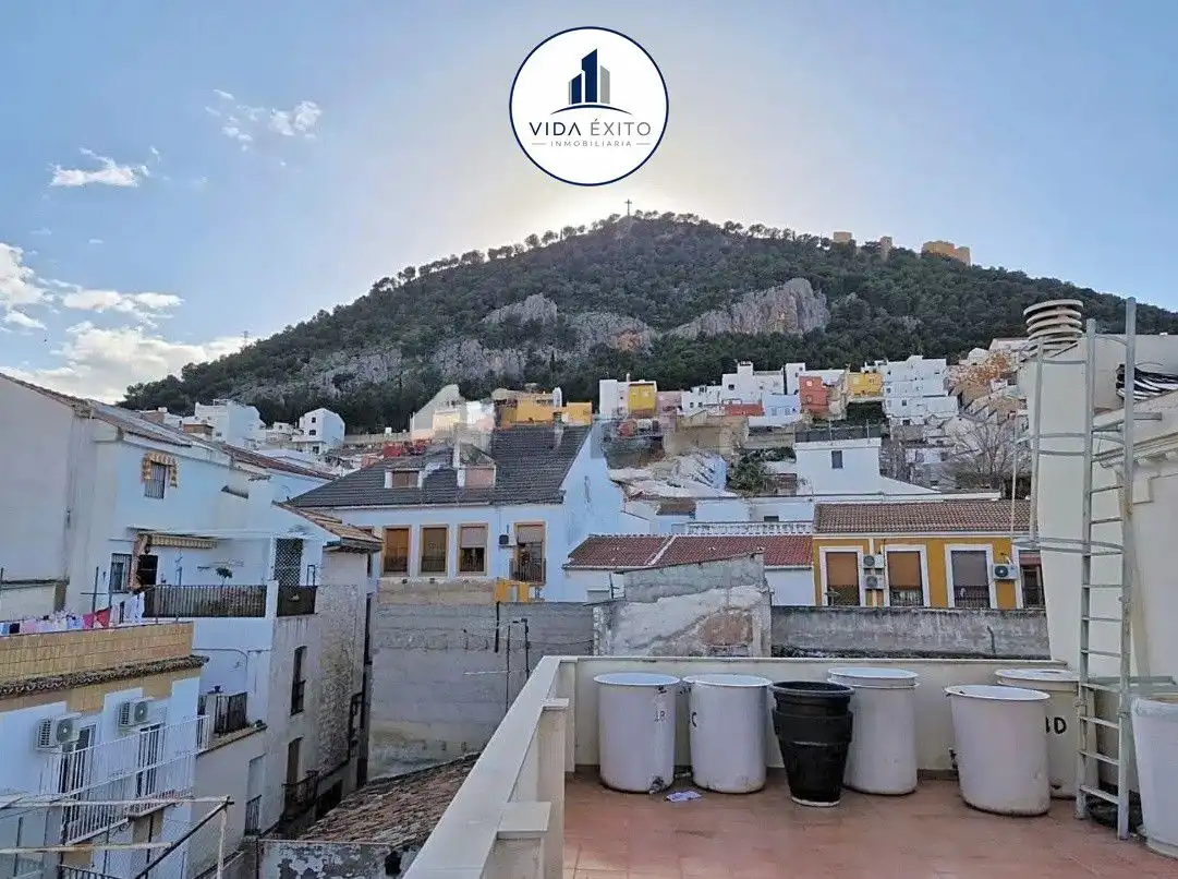 Außenansicht von Wohnung zum Verkauf in Jaén mit Klimaanlage, Heizung und Terrasse