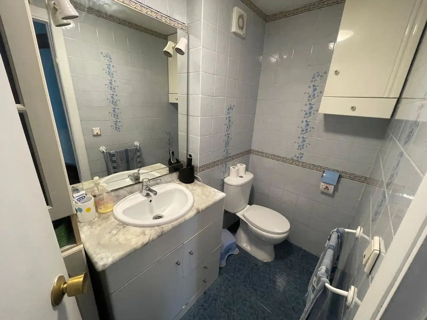 Badezimmer von Wohnung zum Verkauf in Málaga mit Klimaanlage, Privatgarten und Balkon