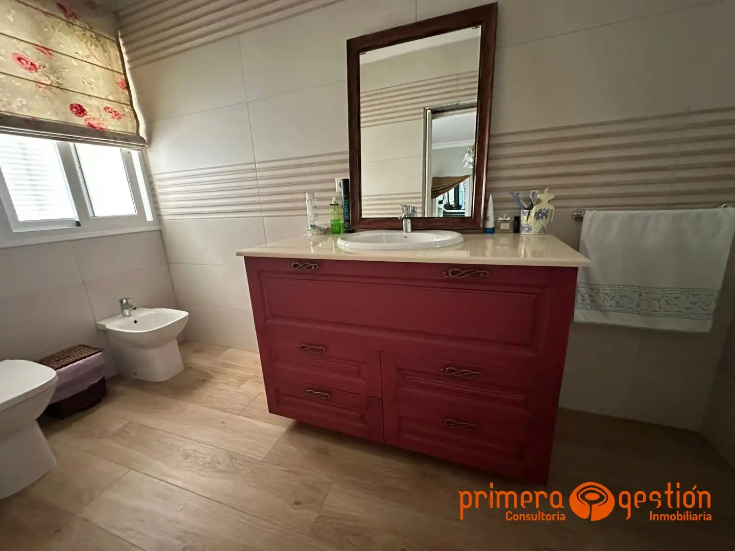 Baño de Piso en venta en Lora del Río con Aire acondicionado, Calefacción y Trastero