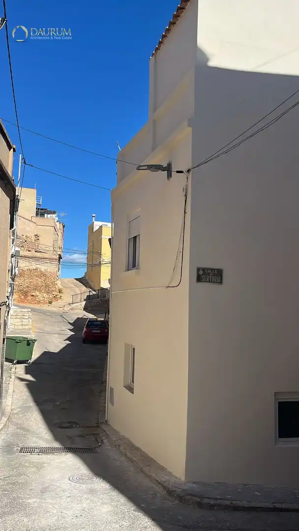 Vista exterior de Casa adosada en venta en Llíria con Aire acondicionado, Terraza y Trastero