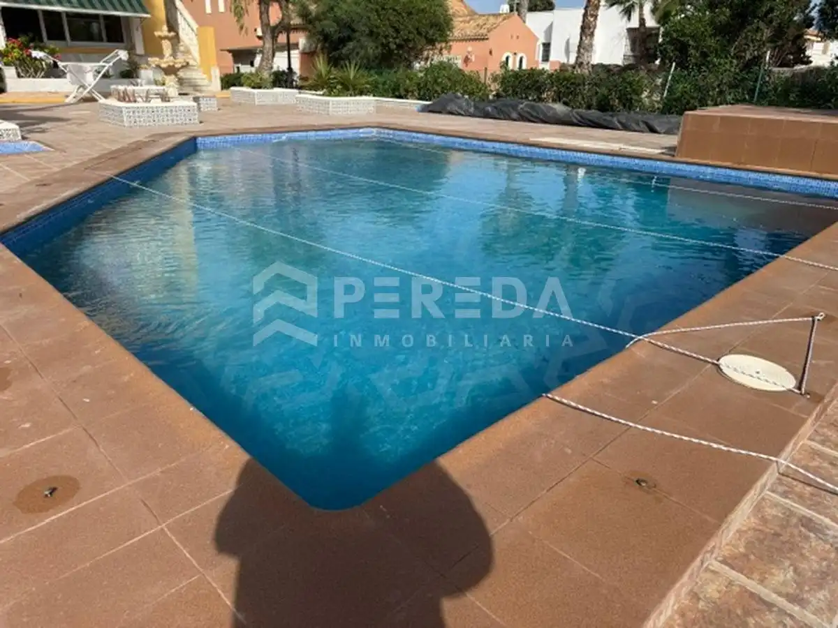 Piscina de Casa o chalet en venta en Roquetas de Mar ciudad
