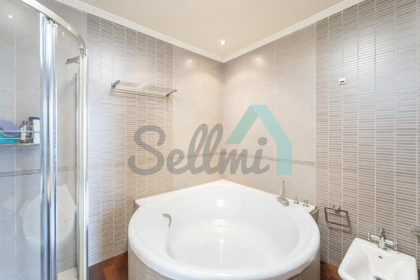 Baño de Casa o chalet en venta en Oviedo  con Calefacción, Jardín privado y Parquet