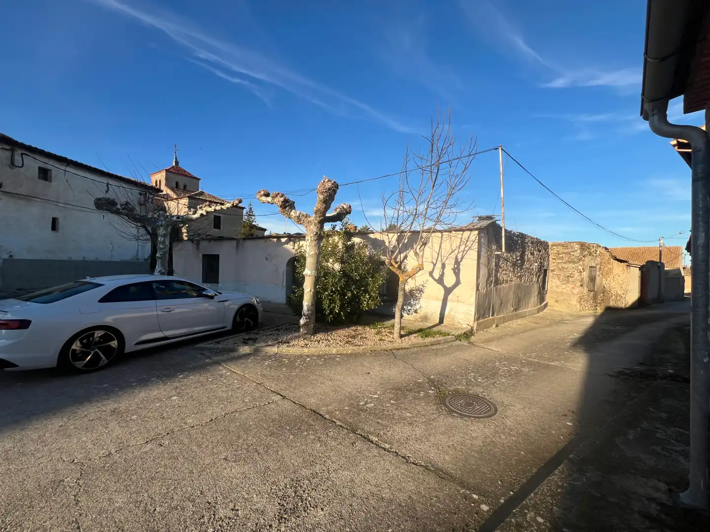Vista exterior de Casa o xalet en venda en Santa María la Real de Nieva amb Jardí privat